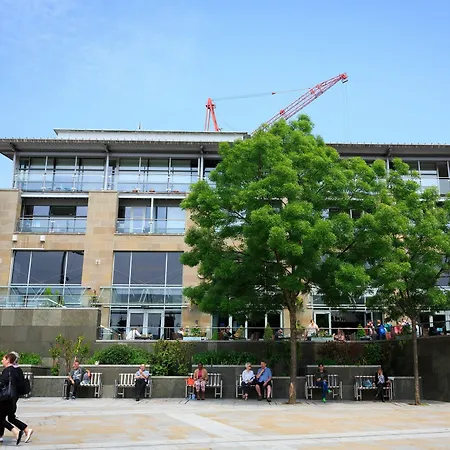 Live In Leeds Millenium Square *